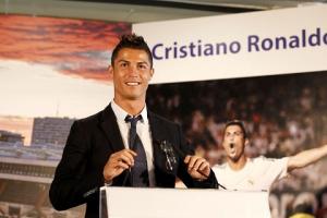 Real Madrid làm lễ vinh danh huyền thoại cho Ronaldo