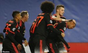 Thi đấu chói sáng, Martial được đàn anh Schneiderlin khen ngợi hết lời