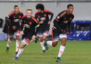 Van Gaal: Rooney có thể ngồi dự bị, Martial tốt nhất khi đá trung phong