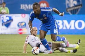 Voi rừng Drogba lập 2 siêu phẩm đánh gót chỉ trong... 2 phút