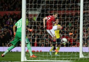 Màn đá phản lưới nhà hài hước của Daley Blind