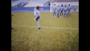 Clip bóng đá vui: Đứng làm hàng rào đúng là cực hình