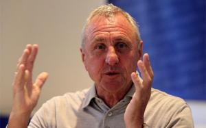 Thánh Johan Cruyff: Messi hơn Ronaldo về mọi mặt