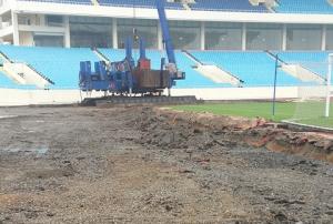 Sốc: Sân Mỹ Đình sụt lún nghiêm trọng