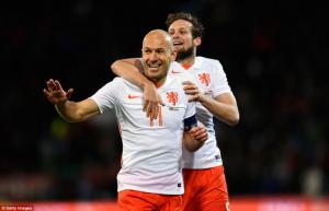 Xứ Wales 2-3 Hà Lan: Sự trở lại muộn màng!