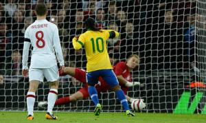 Những pha sút 11m siêu tệ hại