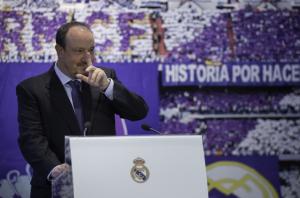 Hình vuông Benitez đặt trong lỗ tròn Real?