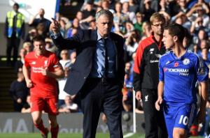Xác định cầu thủ cầm đầu làm phản Jose Mourinho