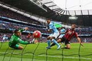 Trước trận Man City vs Liverpool: Hãy để Sterling đá cắm!