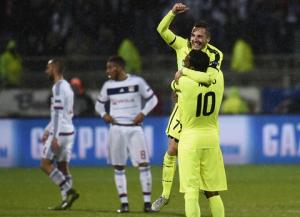 Màn dàn xếp đá phạt đầy sáng tạo ở Champions League