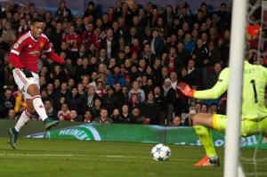 Paul Scholes: "Martial không phải tiền đạo thực thụ"