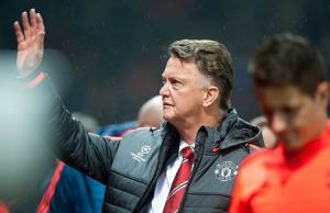 Thắng trận, HLV Van Gaal tự hào lên mặt với CĐV