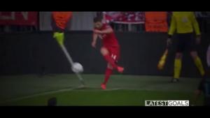 Cú đá phạt góc không thể tin nổi của tiền vệ Xabi Alonso