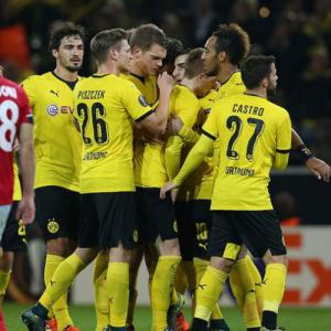 Video clip bàn thắng: Dortmund 4-0 Qabala (Vòng bảng Europa League 2015/2016)