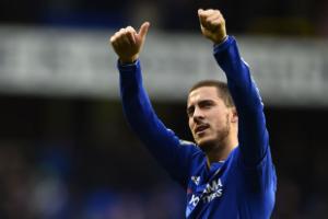 Bố tiền vệ Hazard mang niềm vui cho Chelsea