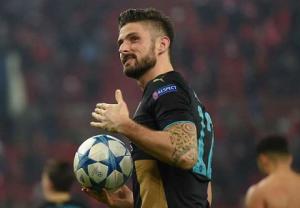 Giroud nói gì sau khi giúp Arsenal lách qua khe cửa hẹp bước vào vòng 1/8?