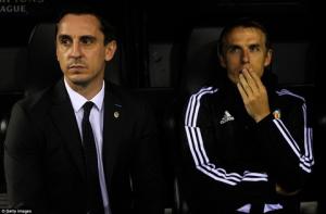 Valencia 0-2 Lyon: Huyền thoại M.U ra mắt thảm họa