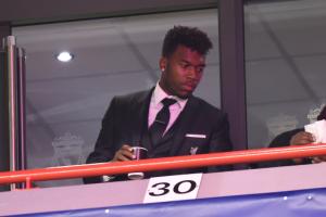 Liverpool: Trụ cột chưa lành lặn, sao trẻ lại dính chấn thương