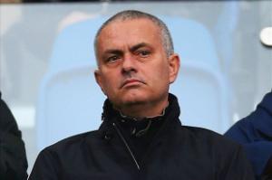 “Bổ nhiệm Mourinho chứng tỏ sự hoảng loạn của M.U”