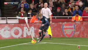 Chết cười với pha đá phạt góc thảm họa của Kevin De Bruyne