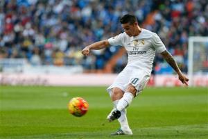 Lập hat-trick kiến tạo, James cân bằng kỷ lục khó tin của Ozil