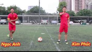 Hai siêu sao bóng đá nghệ thuật Việt Nam trình diễn 20 cách sút trúng xà ngang