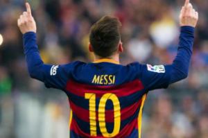 Messi: “Ronaldinho nhường lại áo số 10 cho tôi”