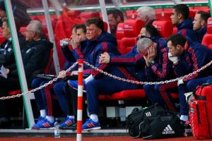 Louis van Gaal: "Không cần sa thải, nếu cần tôi sẽ tự từ chức"