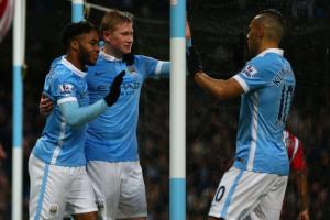 Sterling vinh dự khi được chơi cùng dàn sao Man City