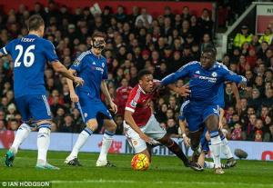 Nhìn lại 3 tình huống trọng tài xử ép M.U ở trận hòa Chelsea