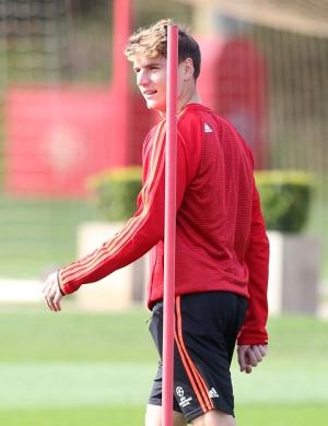 Bất mãn vì không được ra đi, sao trẻ M.U công kích Van Gaal dữ dội