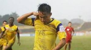 Ăn mừng tình cảm, sao U19 Việt Nam gây sốt