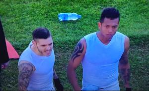 Sao Inter nổi điên vì bị CĐV chửi bới và ném trả áo