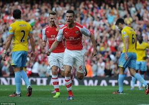 Arsenal thăng hoa, cựu Pháo thủ vẫn chê trách hậu bối