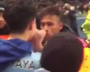 Bị chế giễu, Neymar suýt tẩn fan Man City