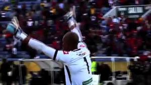 Siêu phẩm bàn thắng từ giữa sân