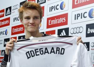 Thần đồng Real, Martin Odegaard solo kiến tạo từ giữa sân