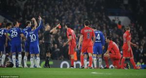 Cầu thủ Chelsea thật đáng khinh và con nít ở tình huống Ibrahimovic nhận thẻ đỏ