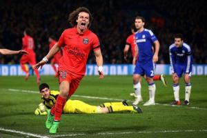 David Luiz tỏa sáng: Bài học về chân giá trị