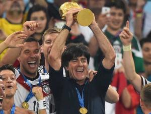 HLV Joachim Low chính thức gia hạn hợp đồng với ĐTQG Đức