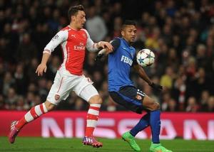 Nếu Arsenal vào tứ kết, Wenger liệu có hạnh phúc?