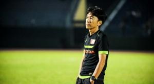 Vì sao HLV Miura phải thơ thẩn dưới sân Gò Đậu?