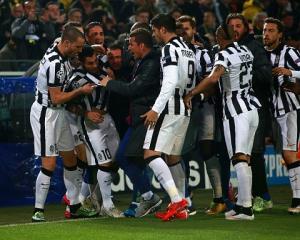 Dortmund 0-3 Juventus (1-5): Tevez tỏa sáng, Lão Bà giành chiến thắng thuyết phục