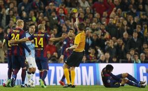 Thất bại trước Barca, Man City còn suýt nữa lập kỷ lục buồn