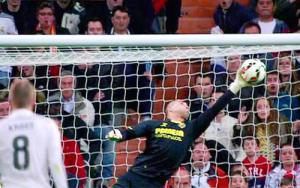 Người hùng của Villarreal “xát muối” vào trái tim Ronaldo