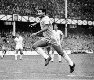 Những màn biểu diễn kỹ thuật đỉnh cao của ngôi sao vĩ đại Garrincha