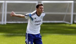 Martino xác nhận Messi chấn thương, Barca lo sốt vó