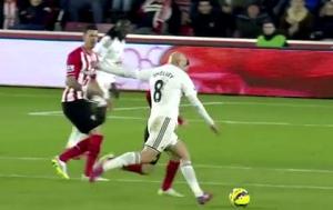 Những tuyệt phẩm tháng 2 ở giải Ngoại hạng Anh