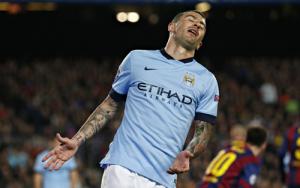 Kolarov bóng gió muốn rời Man City