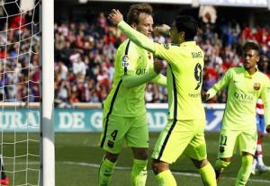 Real huỷ diệt, nhưng Barca mới là “đấng toàn năng”